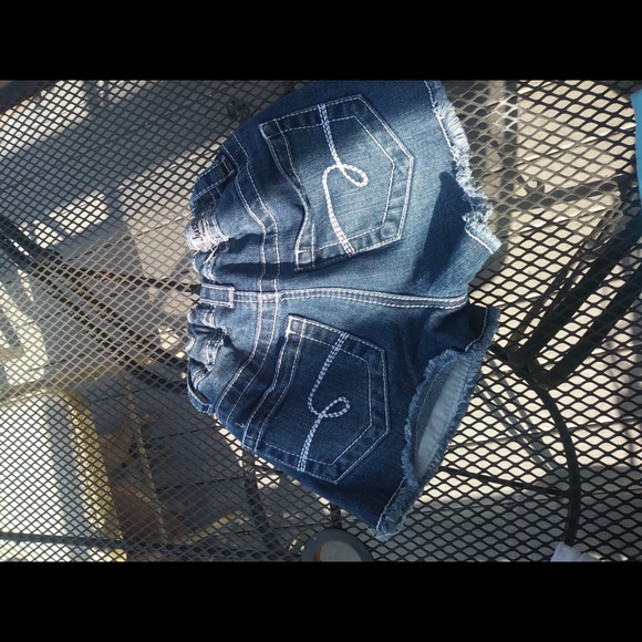 Girls shorts - Picture 7 of 12